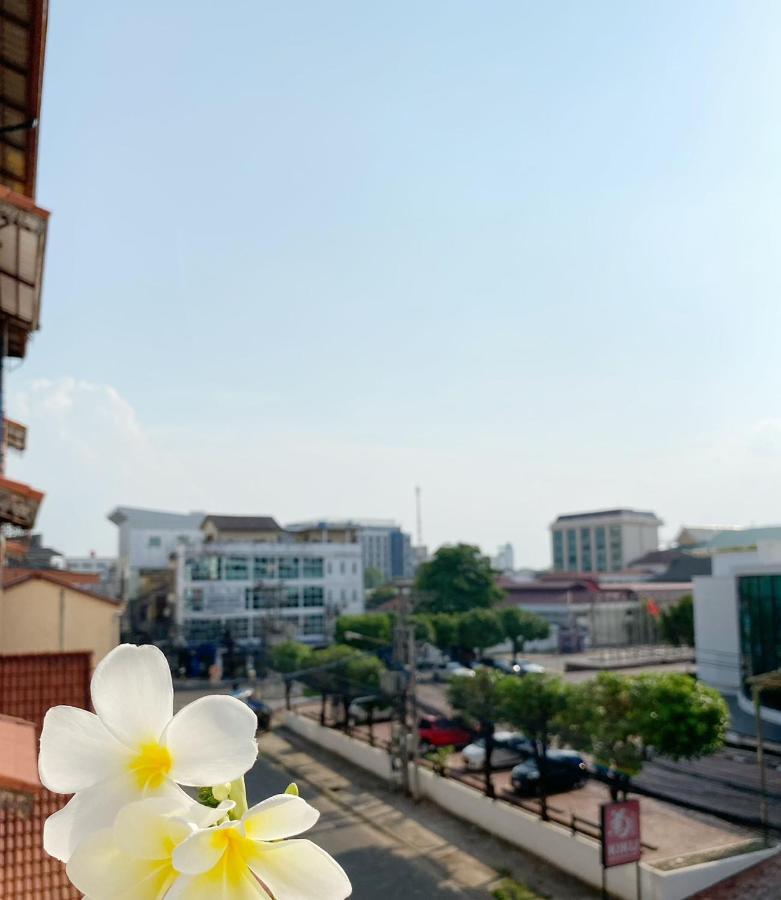 Ali Local Home Vientiane Exteriör bild
