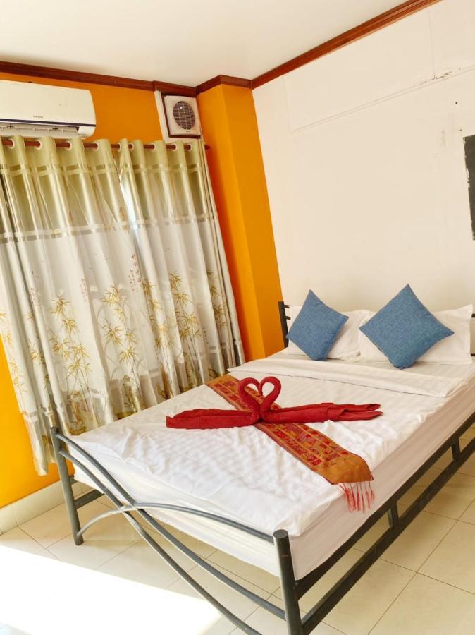 Ali Local Home Vientiane Exteriör bild